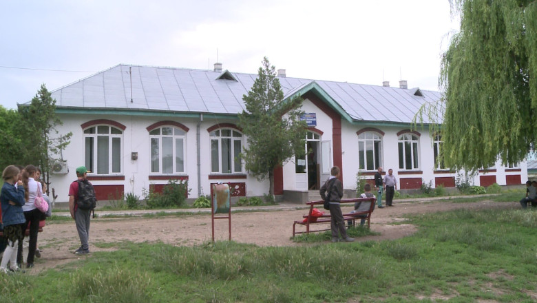 Lumea uitata a bolnavilor din Ganesti. Centrul medico-social are 140 de pacienti cu probleme psihice si nu are niciun medic sau psiholog Imagine