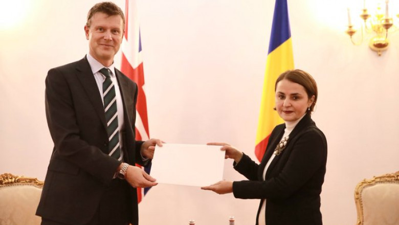 Luminita Odobescu l-a intampinat la Bucuresti pe Giles Portman, noul ambasador al Regatului Unit Imagine