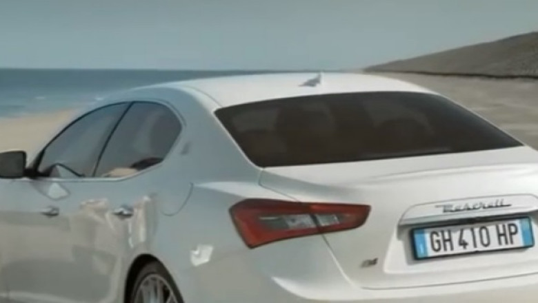 Luna cadourilor a crescut vanzarile de masini de lux Imagine