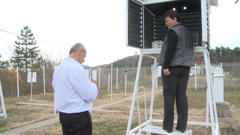 Lungul drum spre sectia de votare. Meteorologii din Dumbravita de Codru au strabatut muntele ca sa voteze Imagine