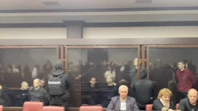 Luptatori ucraineni din regimentul Azov, care au aparat Mariupol, au fost condamnati la inchisoare de un tribunal militar din Rusia Imagine