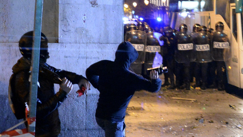 Lupte de strada in capitala Spaniei Imagine