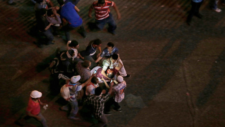 Lupte de strada in Egipt. 26 de morti si sute de raniti, dupa confruntari intre adversarii si partizanii lui Morsi Imagine