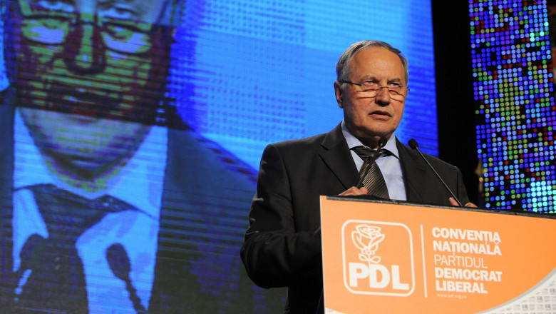 M. Toader si C. Radulescu, liderii grupurilor parlamentare ale PDL, au demisionat din functii Imagine