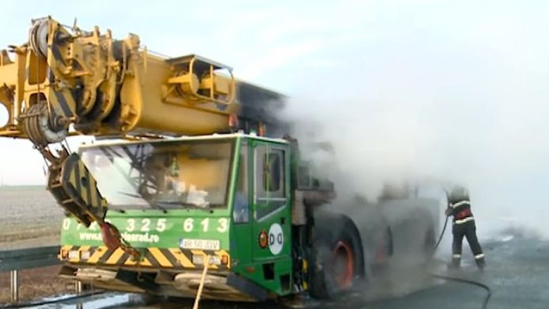 Macara in flacari, pe autostrada, pe portiunea dintre Giarmata si Izvin Imagine