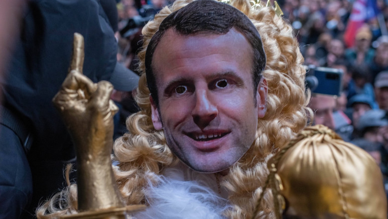 Macron a incercat in 13 minute sa ii impace pe francezi si le-a promis un plan pe 100 de zile. Reactia a fost altfel decat s-a asteptat Imagine