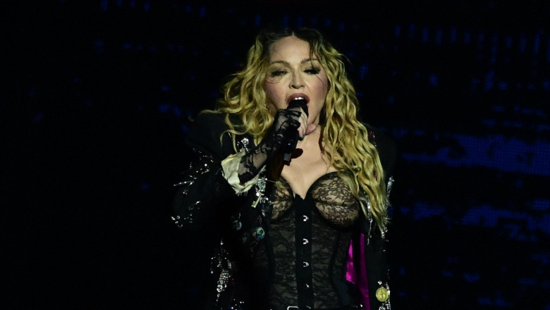 Madonna, data in judecata de un fan suparat ca pe scena au aparut femei fara tricou: „Mi-a provocat suferinta emotionala grava” Imagine