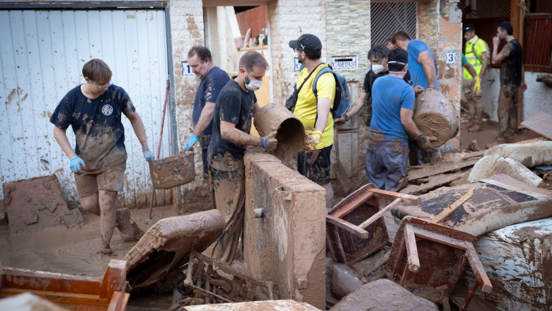 MAE: Avertisment de calatorie pentru romani. Cod rosu de ploi intense si vant puternic pentru Andaluzia, provincia Almeria Imagine