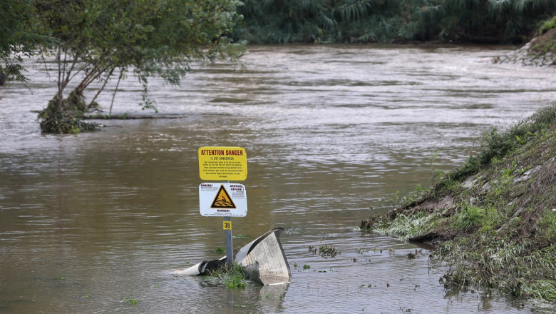 MAE avertizeaza romanii care merg in Franta: Au fost emise cod rosu si portocaliu de inundatii Imagine