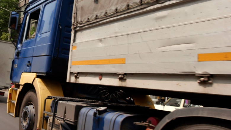 MAE: Patru TIR-uri din Romania sunt sechestrate intr-o fabrica de ulei din Tighina Imagine