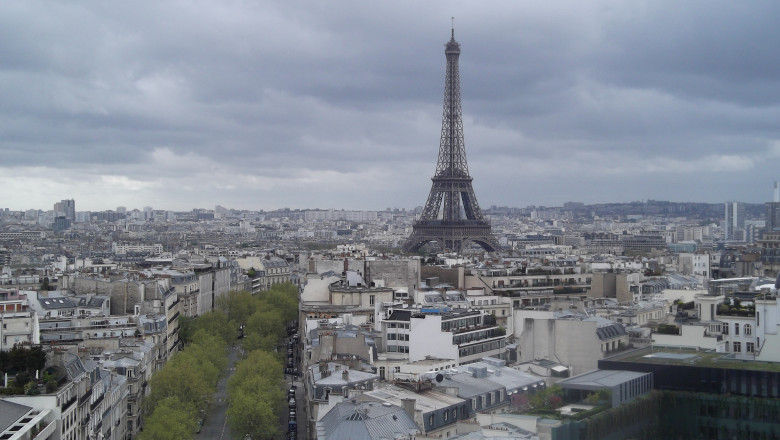 MAE: Romanii care calatoresc in Franta sfatuiti sa manifeste prudenta maxima  Imagine