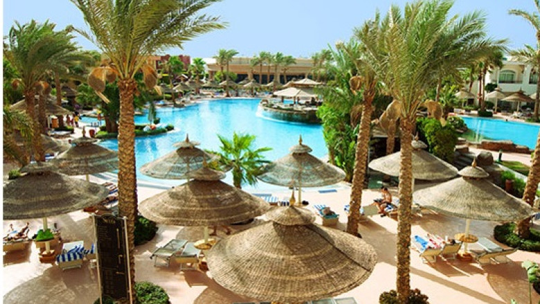 MAE sfatuieste turistii romani sa-si reprogrameze sejururile in Egipt Imagine