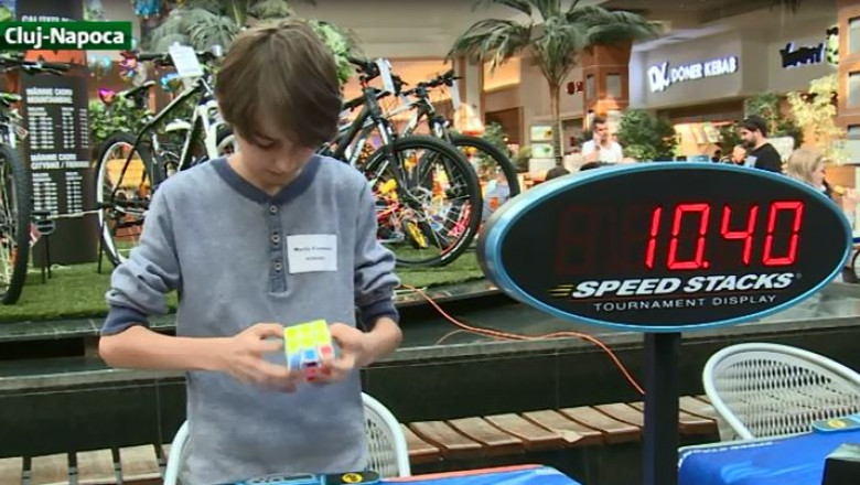 Maestrii cubului Rubik Imagine