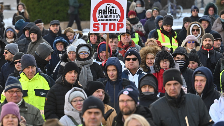 Maghiarii contesta relatia lui Viktor Orban cu China. Proteste in estul Ungariei impotriva unei fabrici chineze de baterii electrice Imagine
