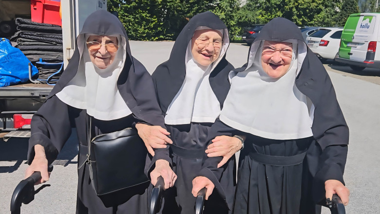 „Mai bine mor pe o pajiste decat in azil”: trei calugarite de peste 80 de ani s-au intors la manastirea lor din Alpi Imagine