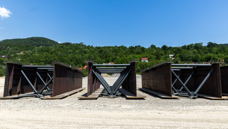 Mai mult proiecte finantate prin programul Anghel Saligny au fost blocate din lipsa de bani. Drumuri si retele de canalizare, pe pauza Imagine