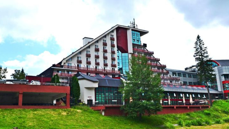 Mai multe hoteluri din Poiana Brasov sunt scoase la vanzare Imagine