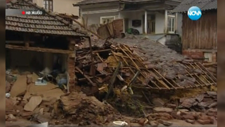 Mai multe localitati din Bulgaria sunt sub ape. 60 de oameni au fost evacuati Imagine