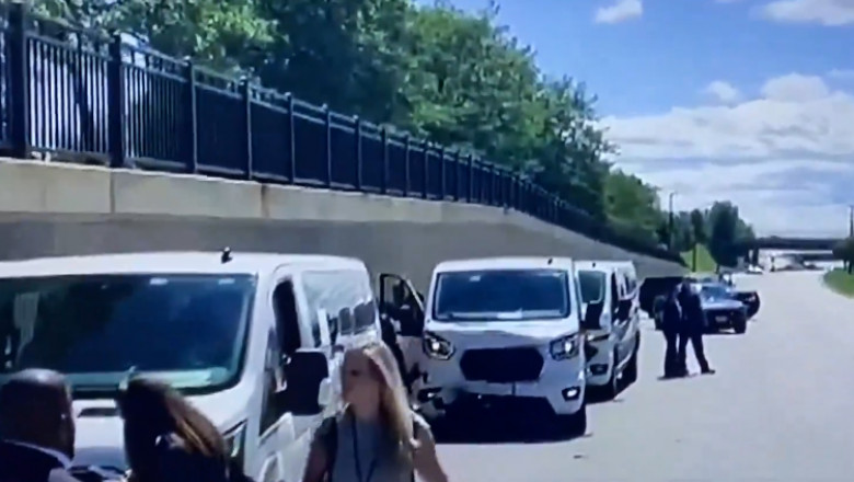 Mai multe masini din coloana oficiala a lui Tim Walz, partenerul de cursa al Kamalei Harris, s-au ciocnit pe o autostrada Imagine
