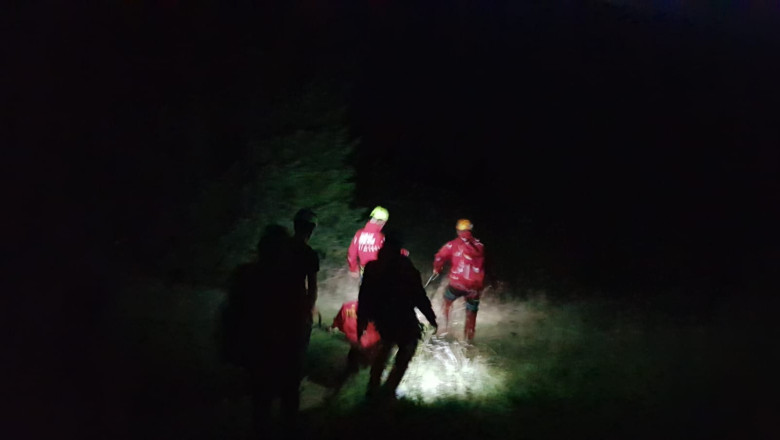 Mai multe persoane aflate la cules de ciuperci s-au ratacit in masivul Parang. Zona e sub cod rosu de ploi puternice Imagine