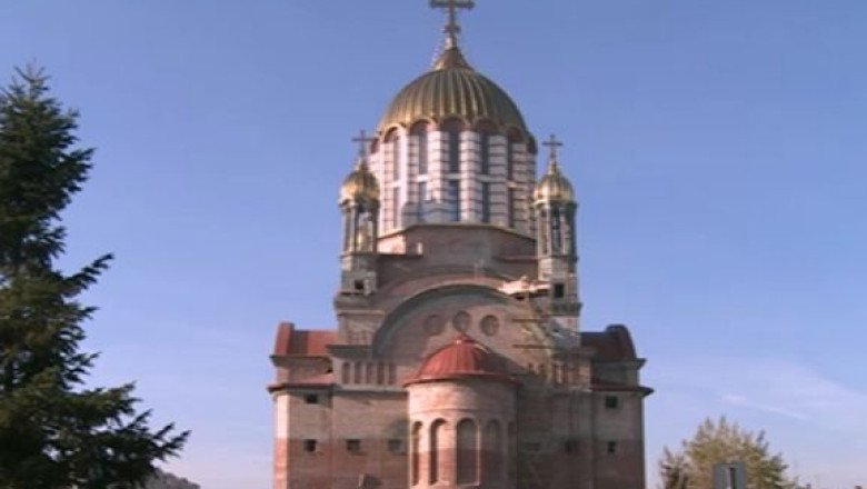 Mai multi bani pentru Catedrala din Fagaras. Guvernul a suplimentat fondurile cu 2,3 milioane de lei Imagine