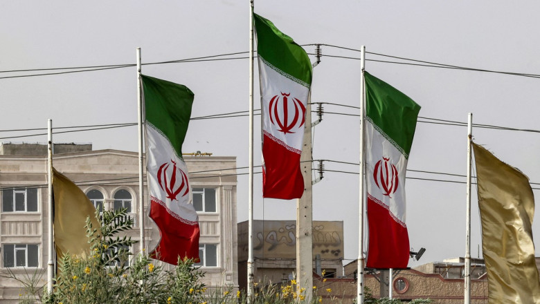 Mai multi cetateni straini, inclusiv un diplomat britanic de rang inalt, ar fi fost retinuti in Iran. Londra neaga informatia Imagine