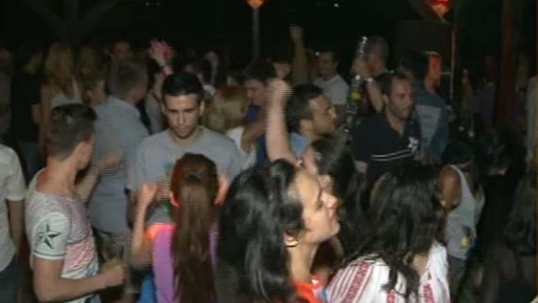 Mai multi parinti din Constanta cer politisti la balurile bobocilor Imagine