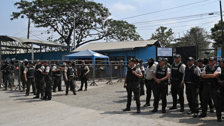 Mai multi politisti ucisi de traficantii de droguri, in Ecuador. Presedintele a decretat stare de urgenta Imagine