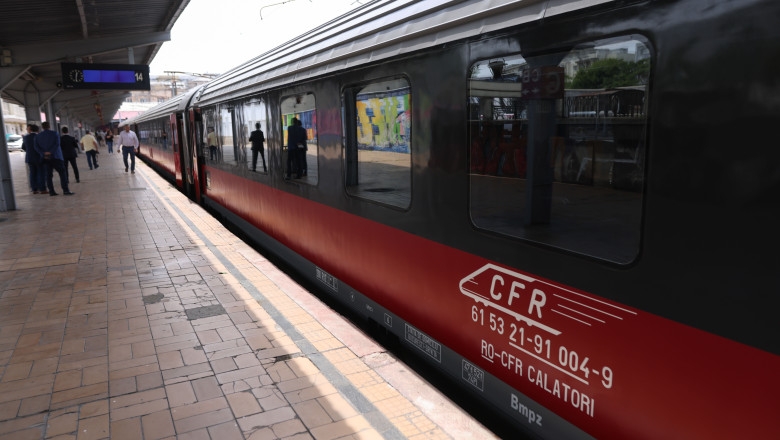 Mai putin zgomot de tren, in doua zone din Bucuresti. CFR monteaza panouri antifonice, intr-un proiect de aproape 11 milioane de lei Imagine