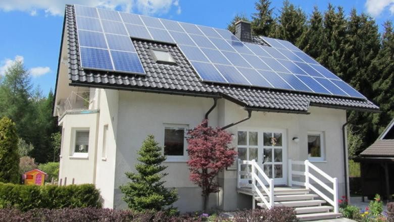 Majorarea TVA scumpeste panourile fotovoltaice si bateriile. Ce se intampla cu programul „Casa Verde” Imagine