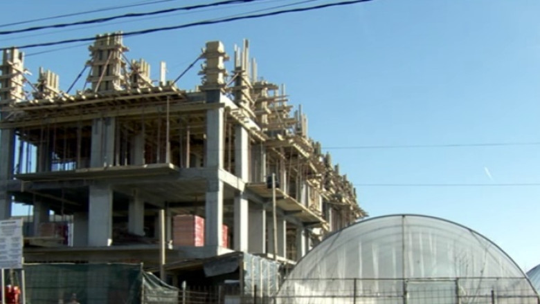 Majoritatea noilor cartiere rezidentiale din Capitala, fara canalizare si strazi asfaltate Imagine