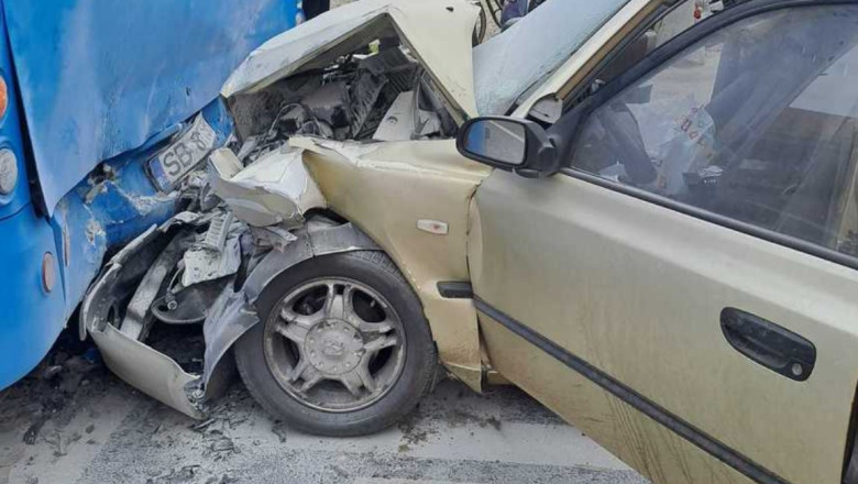 Majoritatea romanilor stiu ca accidentele influenteaza costul RCA, dar sosele din Romania raman cele mai periculoase din UE Imagine