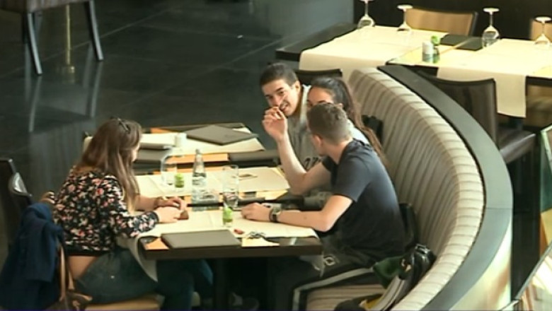 Mall-urile se reinventeaza. De la cumparaturi la spatii verzi si locuri de joaca pentru copii Imagine