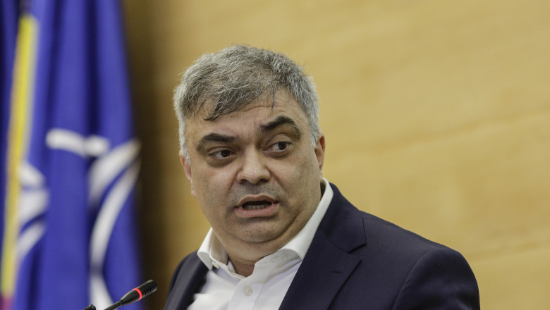 Managerul de la Colentina si adjunctul Administratiei Spitalelor au fost retinuti. Mita de 20.000 euro ar fi fost primita intr-o geanta Imagine