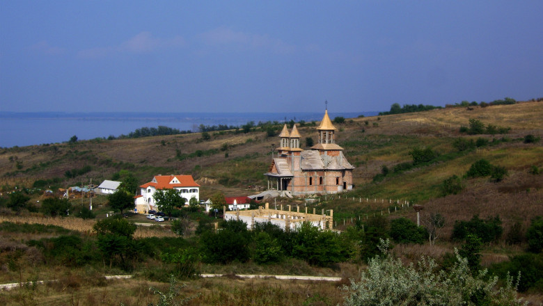 Manastirea ciulinilor de la Strunga Imagine