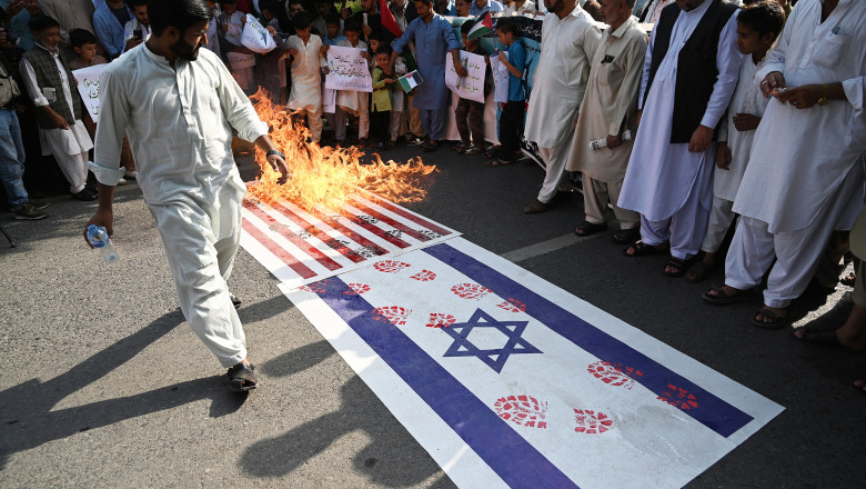 Manifestatii de sustinere a palestinienilor in Irak si Iran. Mii de persoane striga "Jos America" si "Jos Israel" Imagine