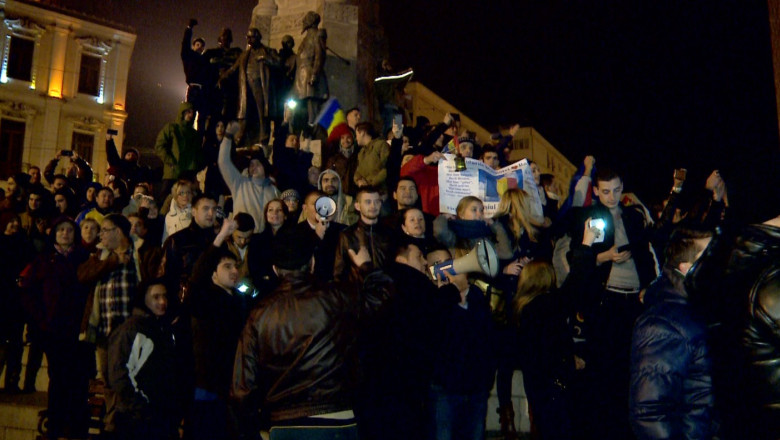 Manifestatii dupa vot. 3.000 de oameni au marsaluit pe strazile Iasiului Imagine