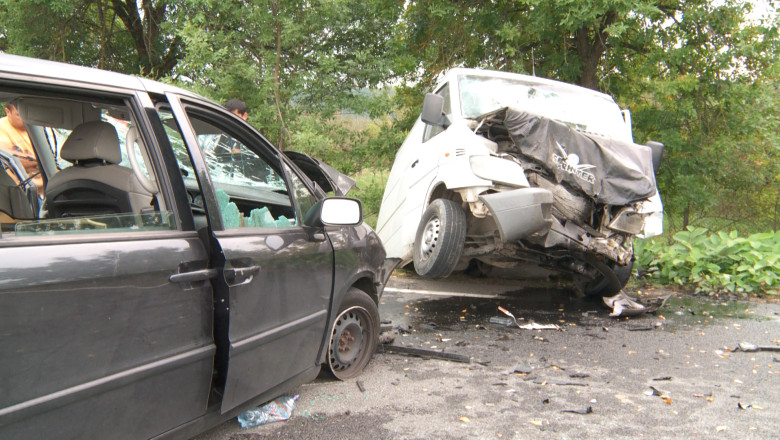 MARAMURES. Sapte persoane au fost ranite intr-un accident Imagine