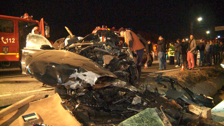 MARAMURES. Spre moarte, cu 200 km/h. Doi tineri au murit, alti trei au fost raniti intr-un accident Imagine