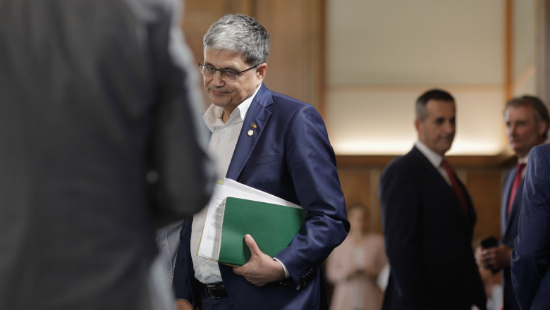 Marcel Bolos: Nu se pune problema unui imprumut de la FMI. Reprezentantii Fondului se pregatesc sa vina in Romania Imagine