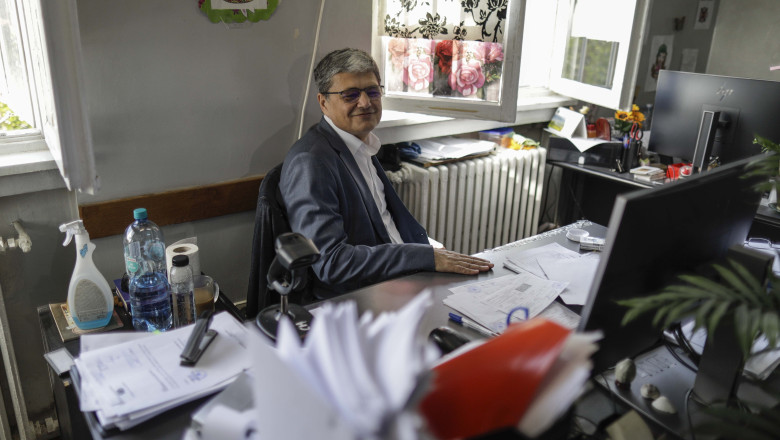 Marcel Bolos si-a facut cruce si a spus de cateva ori ”Doamne fereste” dupa ce a vazut birourile angajatilor Imagine