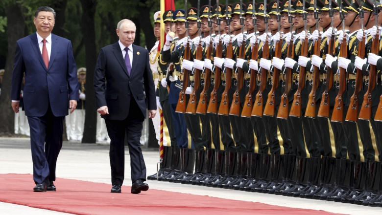 Marea Britanie acuza China ca ii trimite Rusiei arme letale, ca sa le foloseasca in Ucraina: „E timpul ca lumea sa se trezeasca” Imagine