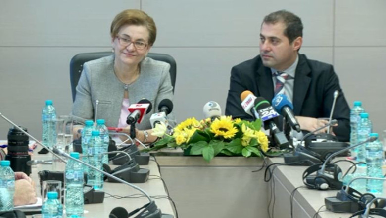 Maria Grapini a facut o greseala pe minut la ceremonia de predare a mandatului de ministru Imagine