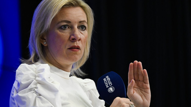 Maria Zaharova: Lumea a vazut imaginile cu Macron primind un croseu de dreapta de la sotia sa. A fost lovit de „mana Kremlinului” Imagine