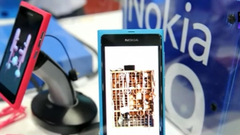 Marii producatori de telefonie mobila de acum un deceniu, vanduti pe bani putini Imagine
