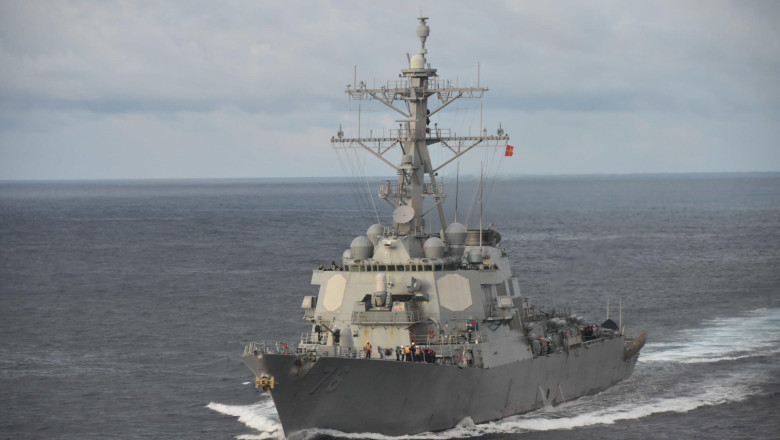 Marina chineza pretinde ca a „alungat” un distrugator american dintr-o zona disputata din Marea Chinei de Sud Imagine