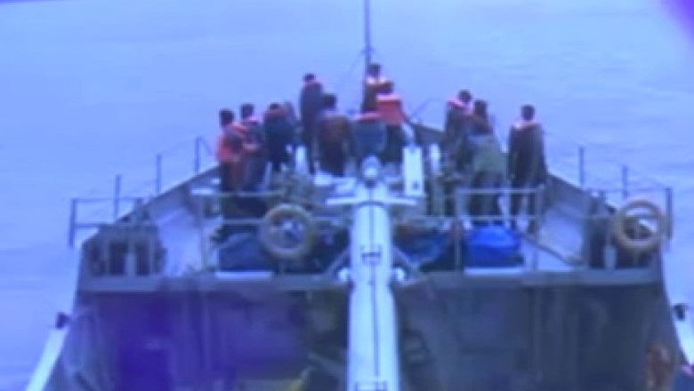 Marinari romani, acuzati de crima in Argentina, dupa ce ar fi aruncat peste bord pasageri clandestini Imagine