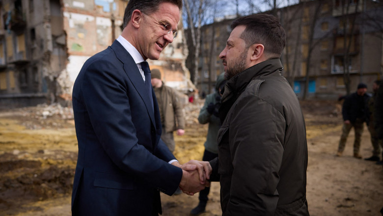 Mark Rutte a semnat un acord de securitate cu Ucraina, intr-o vizita surpriza la Harkov. Olanda va finanta aprovizionarea cu artilerie Imagine