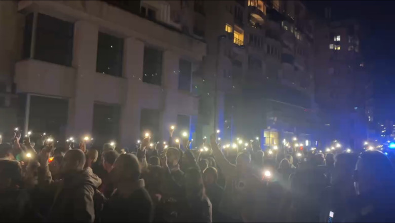 Mars de comemorare la 10 ani de la incendiul din Clubul Colectiv. Moment de reculegere la locul tragediei din Capitala Imagine