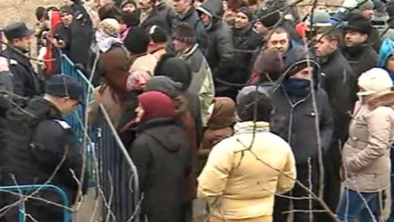 Mars de protest la Pungesti. Oamenii au cerut demisia primarului Imagine